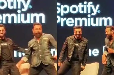 Ranbir Kapoor Sets Stage On Fire With Duniya Ka Haseeno Ka Mela Performance, Bobby Deol Reacts