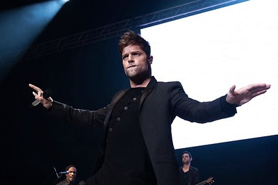 Ricky Martin Dedicates Charity Award to Puerto Rican Residents