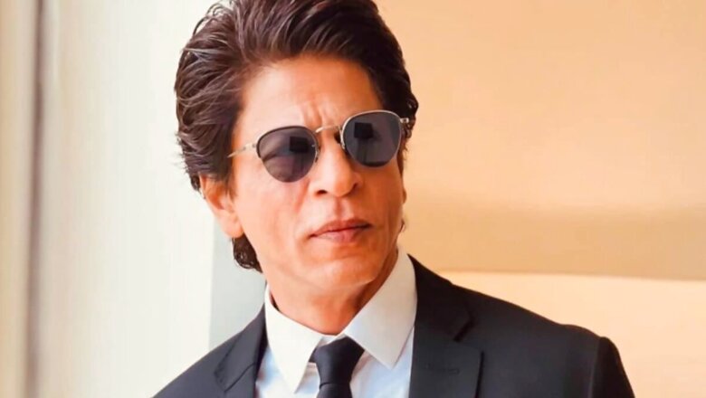 Old Video of SRK Humbly Interacting With His Fans Proves Why He is The Real King