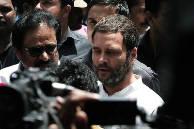Rahul Gandhi Visits Jayalalithaa in Hospital, Says She is Recovering
