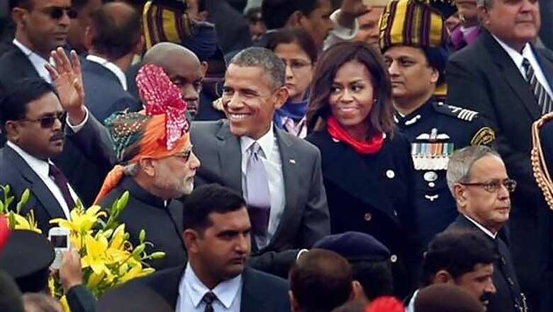 Barack Obama seen chewing gum at Republic day parade