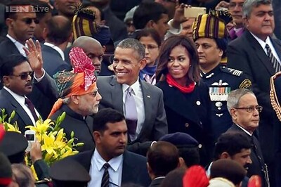 Barack Obama seen chewing gum at Republic day parade