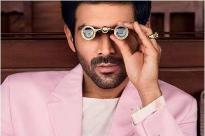 Kartik Aaryan Channels His Inner Baazigar in Magical Magazine Photo Shoot, Watch Video