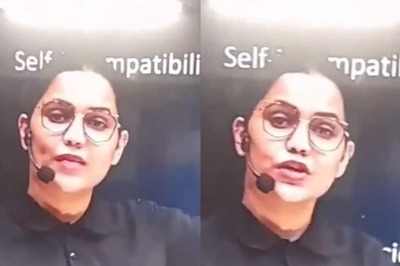 Desi Teacher Taking 'Loyal Hai Nahi' Jibe at Men as Part of Botany Lesson Has Twitter Gasping