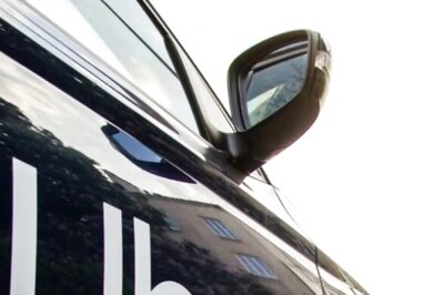 Delhi Travellers Most Forgetful; Phones, Wallers, Bags Most Lost Items In Uber Across India, Says Survey