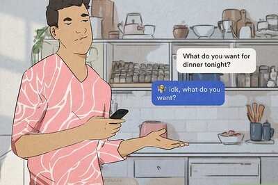 What Do the Shrug Emoji ???? & Shruggie Kaomoji ¯\_(ツ)_/¯ Mean Online?