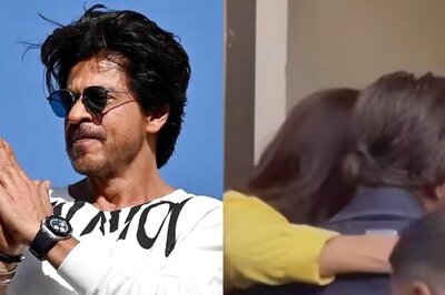 Shah Rukh Khan Heads Out In Town To Meet Fans On His 58th Birthday, Video Goes Viral; Watch
