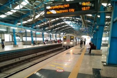 Get Experience of 'driving' Train at This Delhi Metro Station