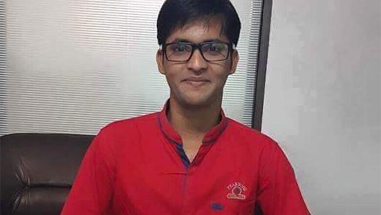 Denied Flat, UPSC Topper Took a Hindu Name to Prepare for Exams