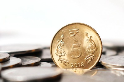 Rupee Falls 6 Paise to All-Time Low of 83.06 Against US Dollar in Early Trade