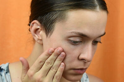 How to Apply Basic Stage Makeup (for Women)