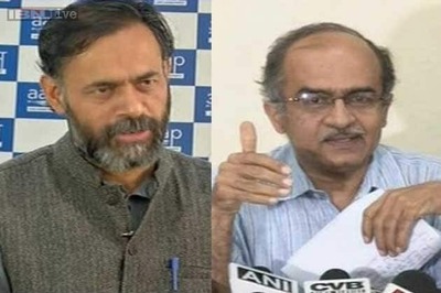 Yogendra Yadav, Prashant Bhushan's group supports Delhi government