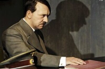 Hitler waxwork beheaded in Berlin