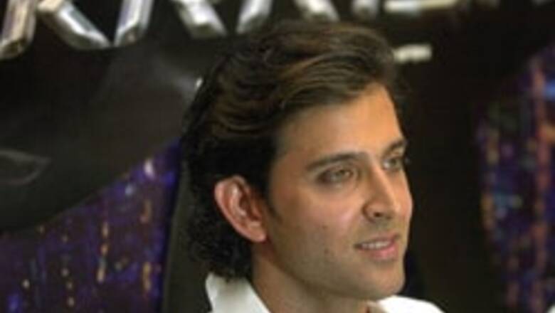 Hrithik turns 33 | Gift a bouquet