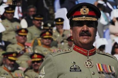 Pakistan: Army chief holds off generals seeking PM Sharif's ouster