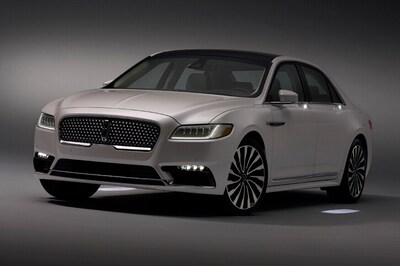 Ford's New Lincoln System Lights Way As You Approach the Car