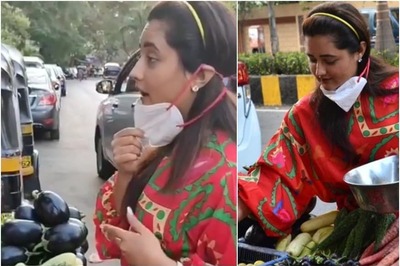 Coronavirus Doesn't Stop Rashami Desai from Bargaining for Veggies from Vendor