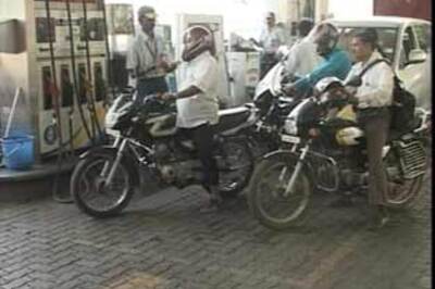 Fuel shortage hits Indian cities, situation may worsen