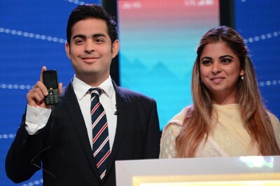 JioPhone vs Nokia 3310 (2017): 5 Features That Can Kill The Nokia Charm