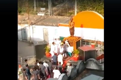 Nitish Kumar Attacked in Home Turf Bakhtiyarpur During Event; Assailant Arrested