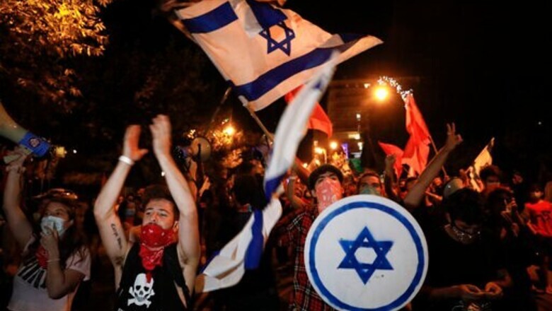 As Lockdown Eases, Israelis Again Gather Against Netanyahu