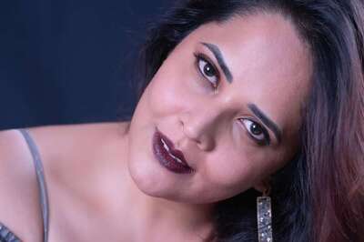 Anasuya Bharadwaj’s Off-shoulder Thigh High Slit Dress Is The Perfect Party Outfit