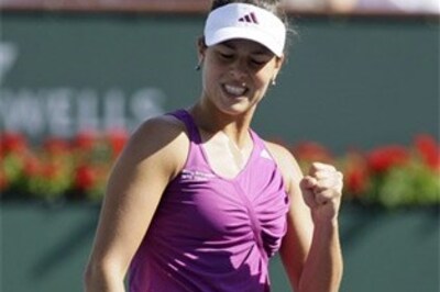 Federer, Ivanovic safely through at Indian Wells