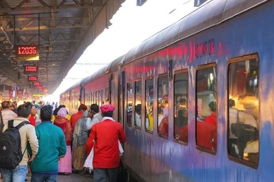 No Instruction to Give Pistols in Place of Rifles to RPF Jawans on Trains: Central Railway