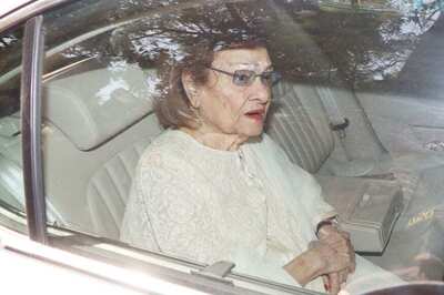 Krishna Raj Kapoor Passes Away After Cardiac Arrest at 87, Bollywood Joins Family in Mourning