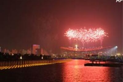 Phelps, Bolt shine; China charges to the top