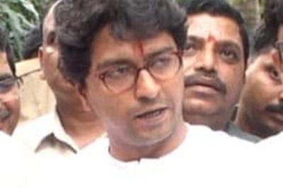Maharashtra govt asks Raj Thackeray to behave, again