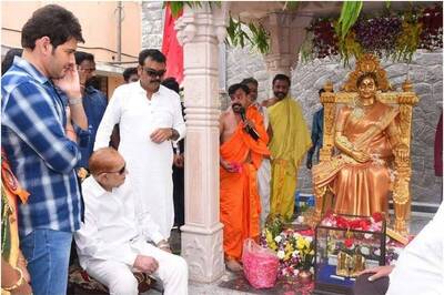 Stepson Mahesh Babu Unveils Statue of Telugu Actress Vijaya Nirmala on Her Birth Anniversary