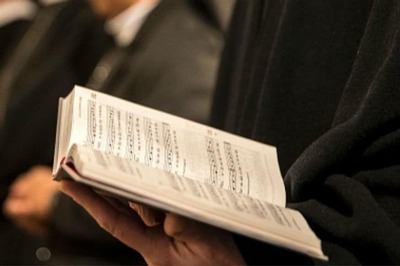 Christian Group Wants Nuns to Hear Confessions of Women