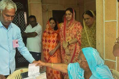 Vote from Home: Polling Booths Came to Doorsteps of 3.33 Lakh 'Absentee Voters' Across 11 States