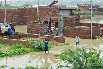 Cabinet Approves Bill to Grant Ownership Rights to Residents of Delhi's Unauthorised Colonies