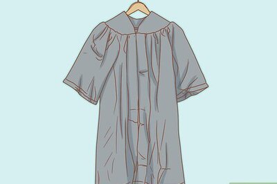 How to Get Wrinkles Out of a Graduation Gown