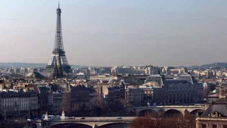 Paris: Eiffel Tower evacuated after bomb scare