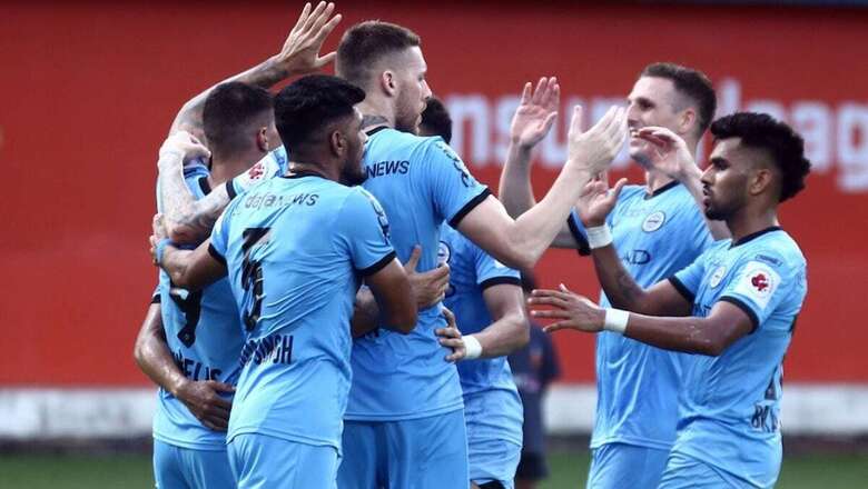ISL 2024-25: Mumbai City FC Extend Unbeaten Streak Against FC Goa to 13 Games with 2-1 Win