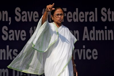 Mamata Promises Jobs to Kin of WB Govt Employees Who Died Due to Coronavirus