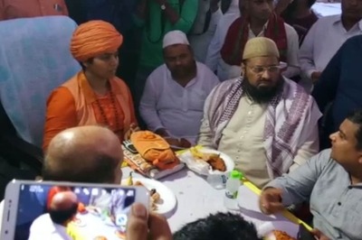 1000-year-old Lucknow Temple Hosts Iftar for 500 Muslims, Offers Namaz at 'Aarti Sthal'