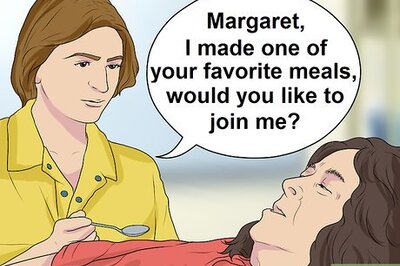 How to Make Mealtime Easier for an Alzheimer's Patient