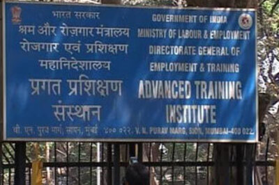 Ragged to death: student jumps in front of moving train