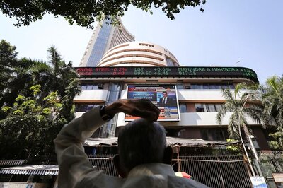 ICICI Bank Shares Tank Nearly 6%; MCap Plunges Rs 10,453 crore