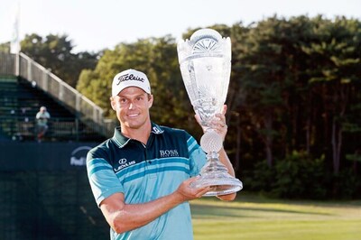 Watney holds off Woods to win CIMB Classic