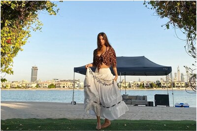 Suhana Khan Flaunts Her Long Skirt in Dashing New Instagram Post, Fans Call Her 'Bohemian Princess'