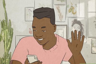 What Does the ???? (Waving) Emoji Mean?