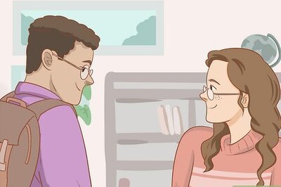 How Do Nerdy Guys Flirt? 11 Subtle Signs He's Flirting with You