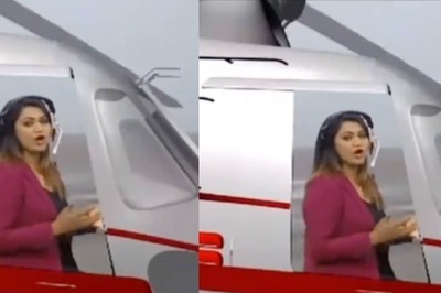 Desi Reporter Covers Cyclone Biparjoy 'Flying' VFX Helicopter in Studio, Hilarious Video is Now Viral