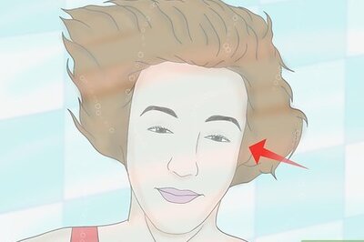 How to Open Your Eyes Underwater Without Goggles on and Not Hurt