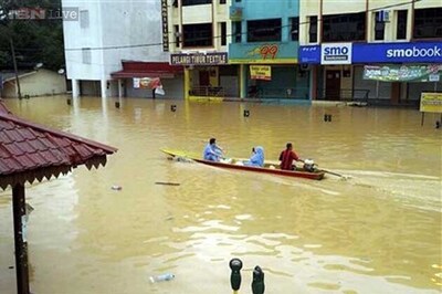 21 killed, two lakh flee worst Malaysia floods in decades